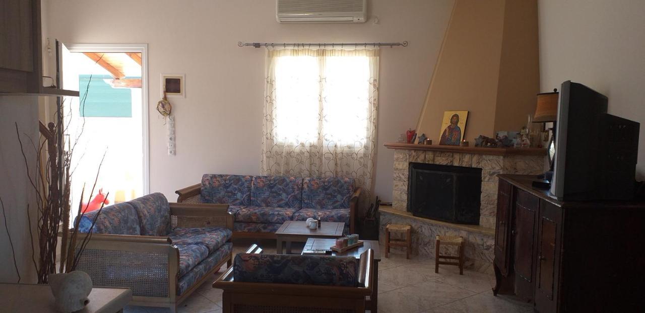 Toulas House Elika Bagian luar foto