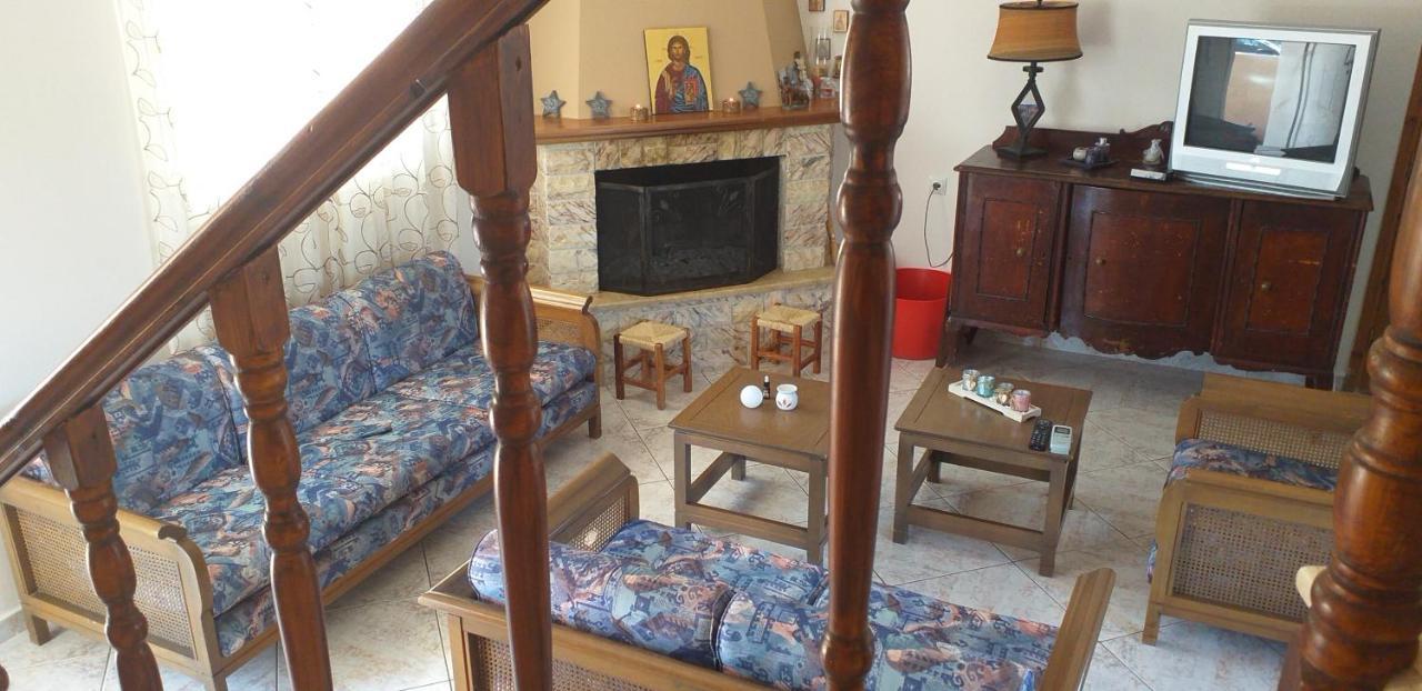 Toulas House Elika Bagian luar foto