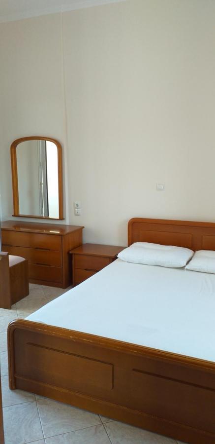 Toulas House Elika Bagian luar foto