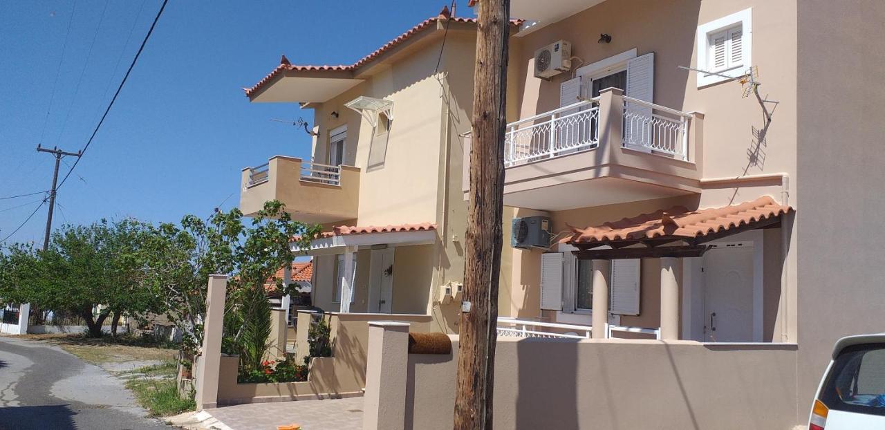 Toulas House Elika Bagian luar foto