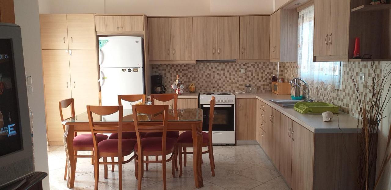 Toulas House Elika Bagian luar foto